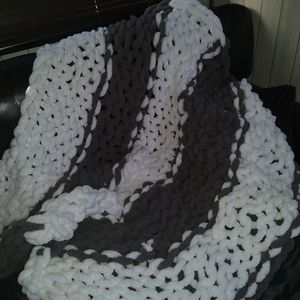 Handmade chunky knit blanket